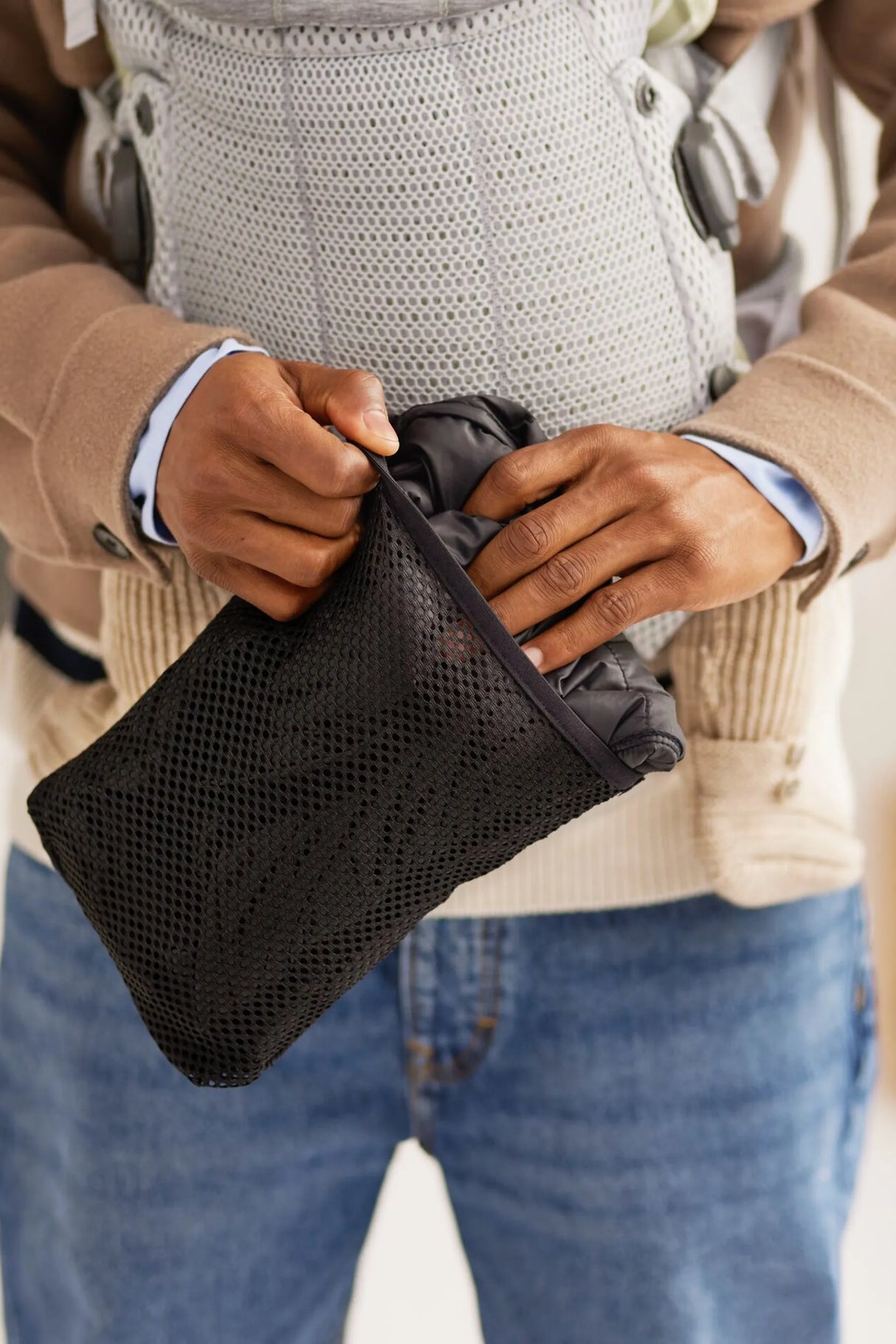 Hyr kompakt Vinterskydd till BabyBjörn Bärsele hos Parently