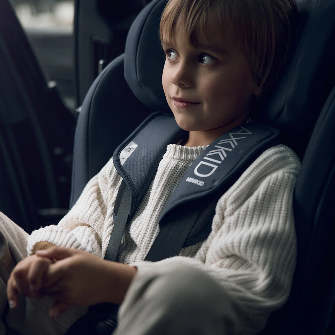 Bilbarnstolen Axkid Minikid 4 för barn mellan 0 och 7 år
