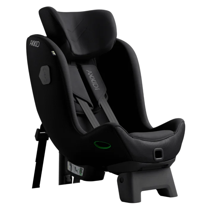 Bilbarnstolen Axkid Minikid 4 Pro i svart för barn mellan 0 och 7 år