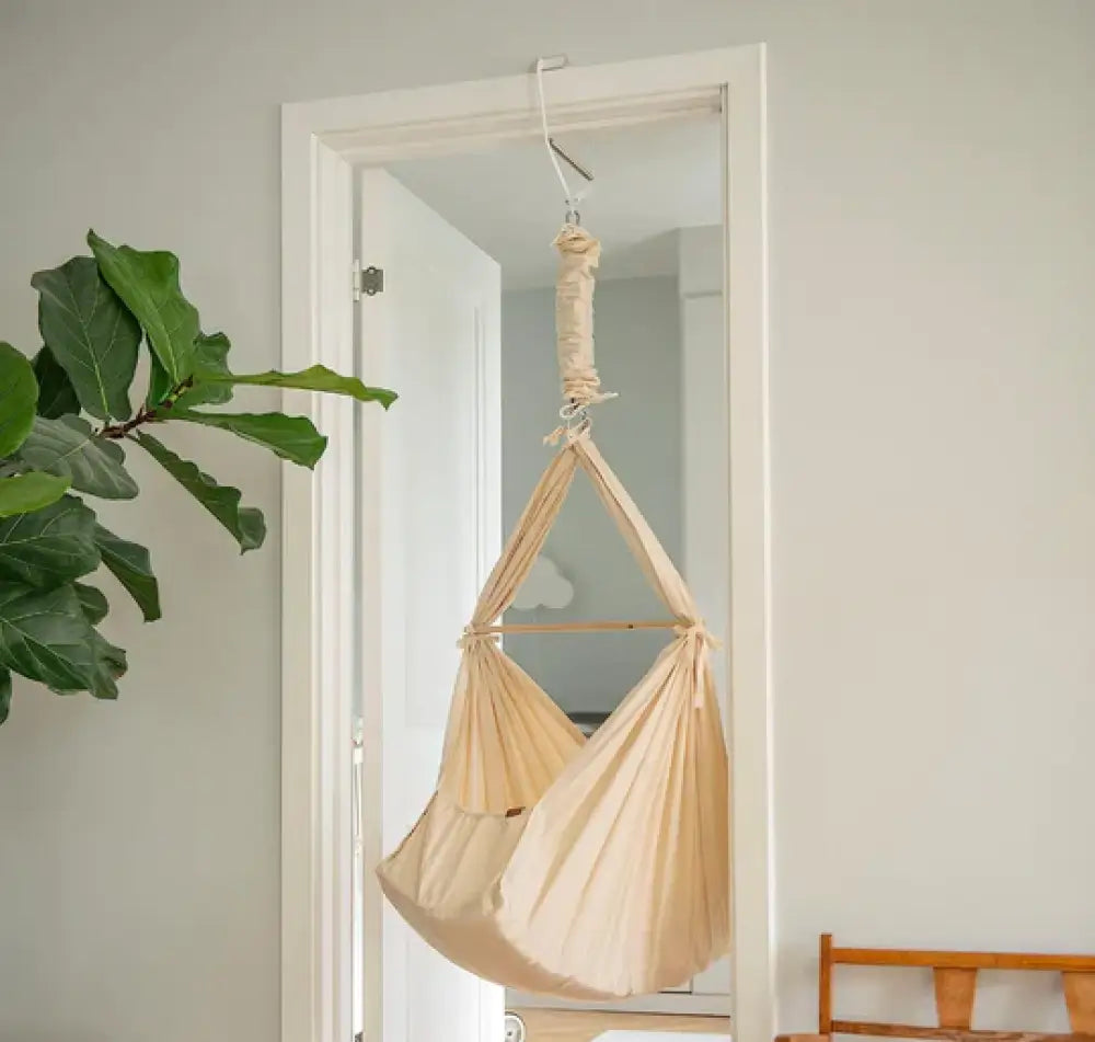 hyr selevagga för bebisar att hänga på dörren