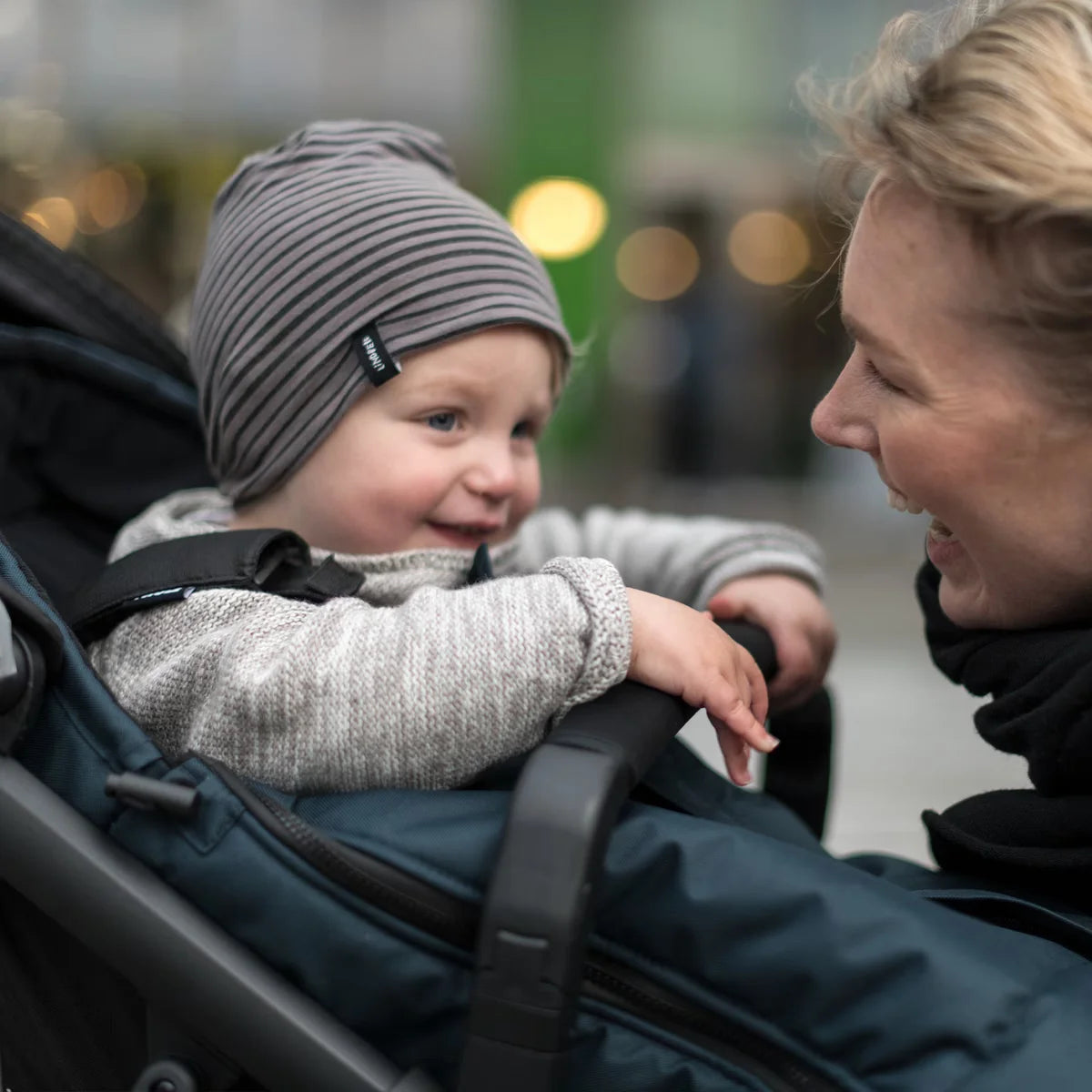 Hyr Thule Urban Glide 2 Bumper Bar säkerhetsbygel till barnvagn av Parently