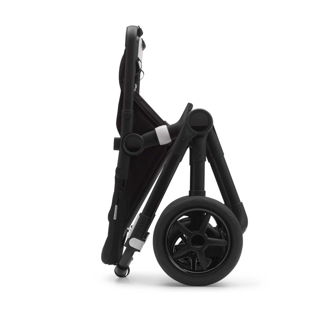 Bugaboo Fox 2 hopfälld i ett självstående stycke