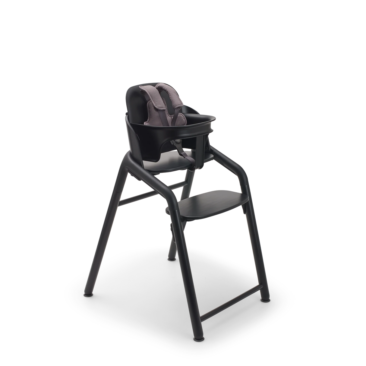 Bugaboo Giraffe babyset i svart monterat på Giraffe-stol