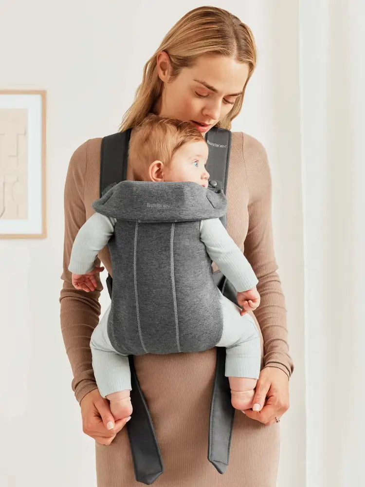 Hyr BabyBjörn Bärsele Mini i grått från Parently