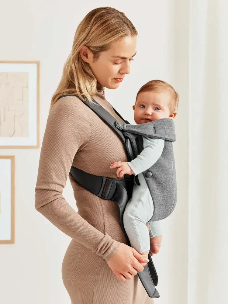 Hyr BabyBjörn Bärsele Mini i grått från Parently